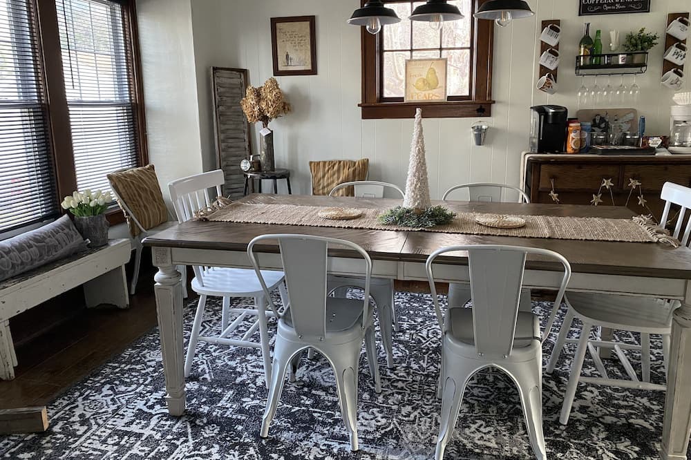 Lakewood House | Newly remodeled house w/ private back yard/fire pit, minutes to Chautauqua Lake!