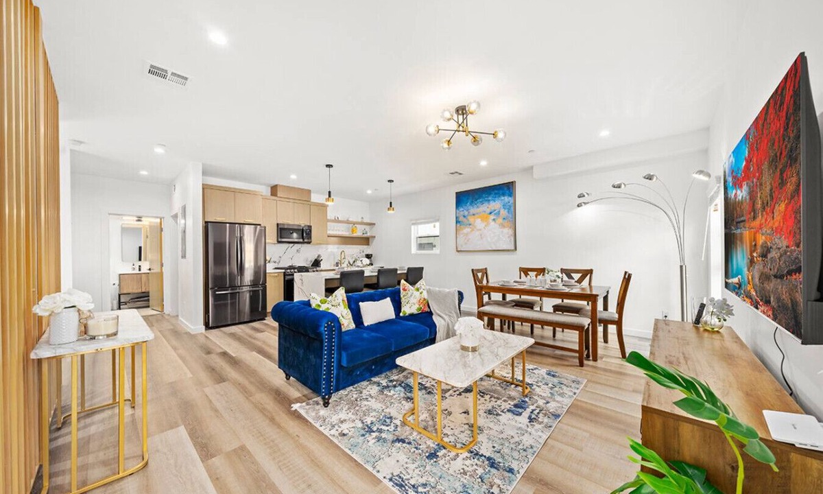 Rampart Village House | 4BR/4BA Home in Los Angeles With Parking Sleeps 12