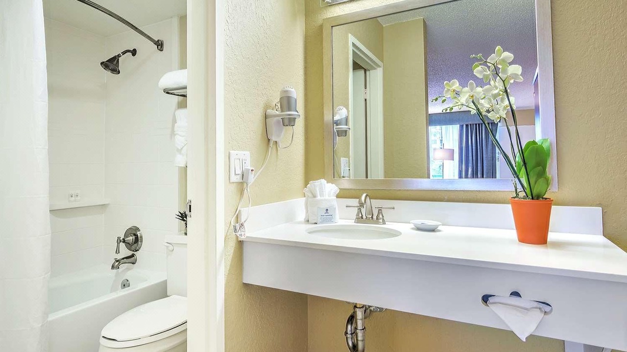 Photo of Bathroom in North Bay Village
