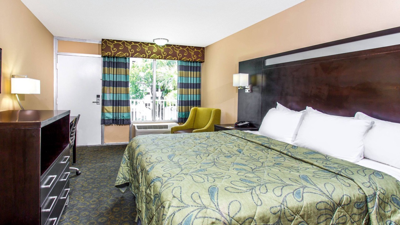 Photo of Bedroom in Riverside Park