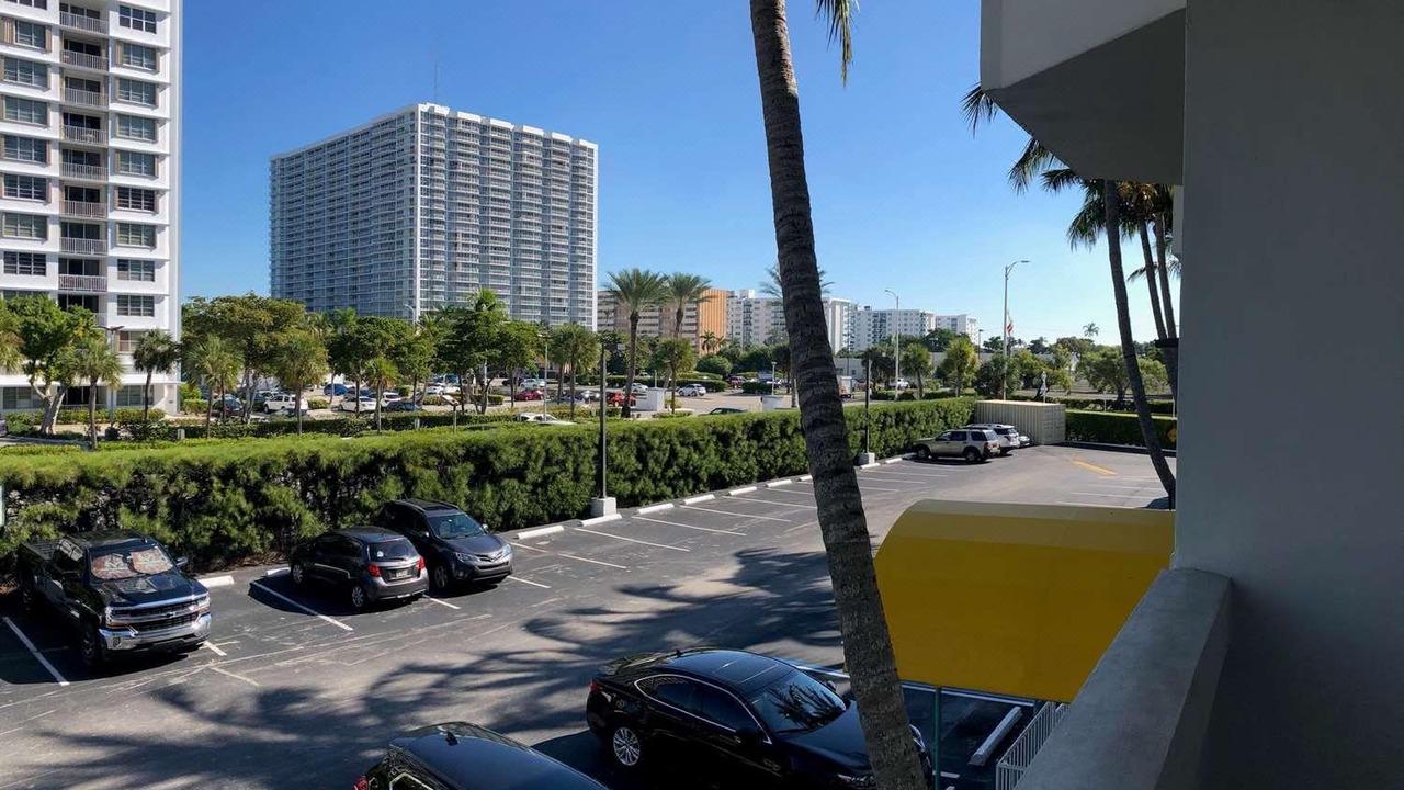 Photo of Patio Balcony in North Bay Village