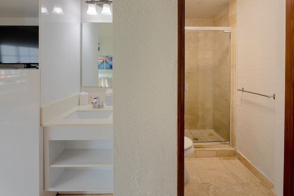 Photo of Bathroom in South Pointe