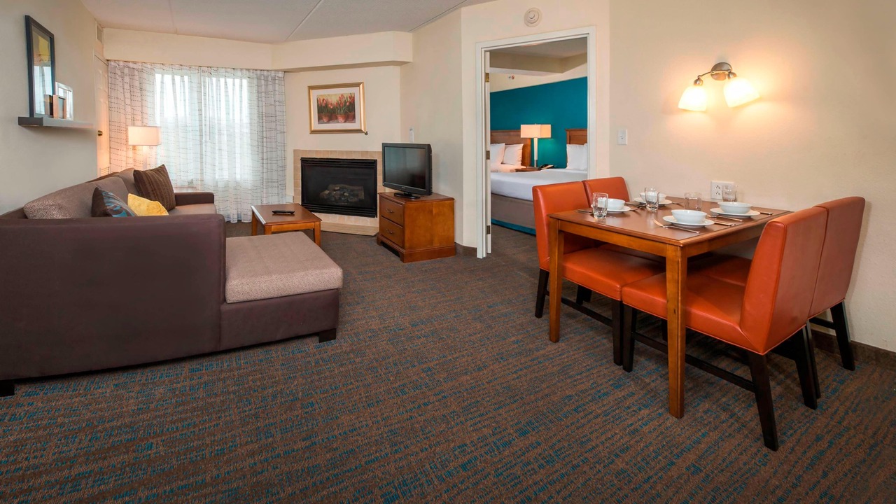 Photo of Livingroom in Norfolk - Virginia Beach