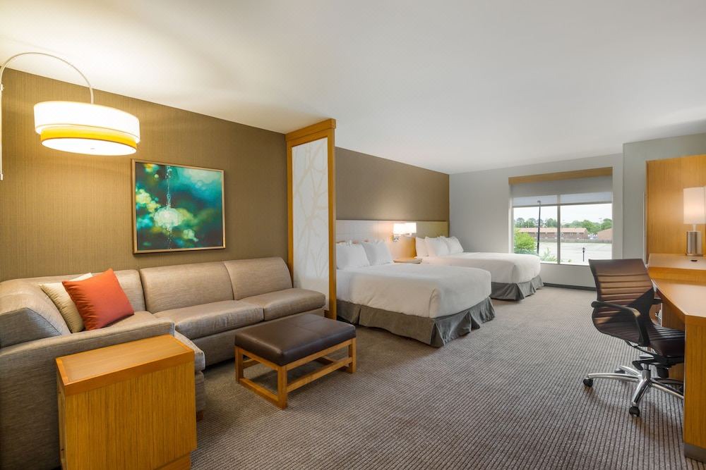 Photo of Livingroom in Coliseum Central