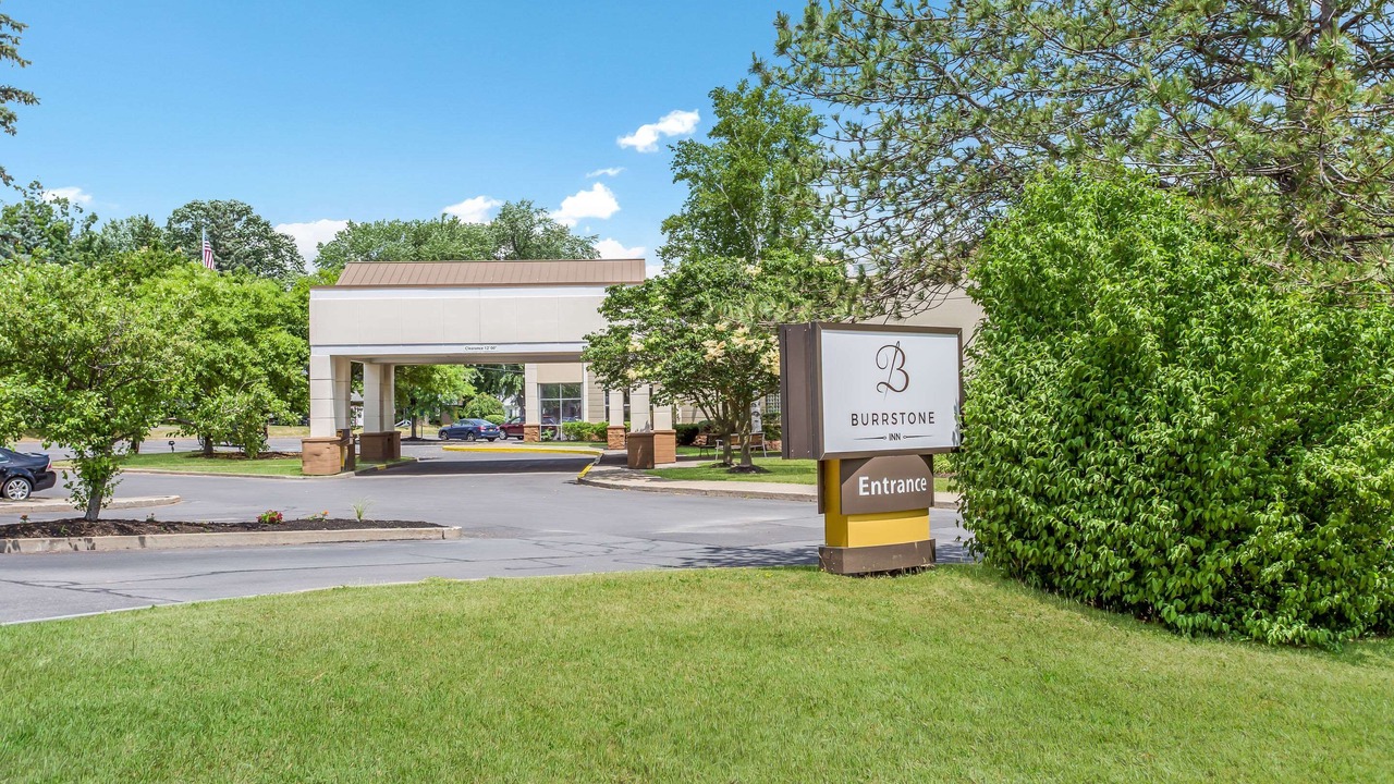 Photo of Buildings in New Hartford