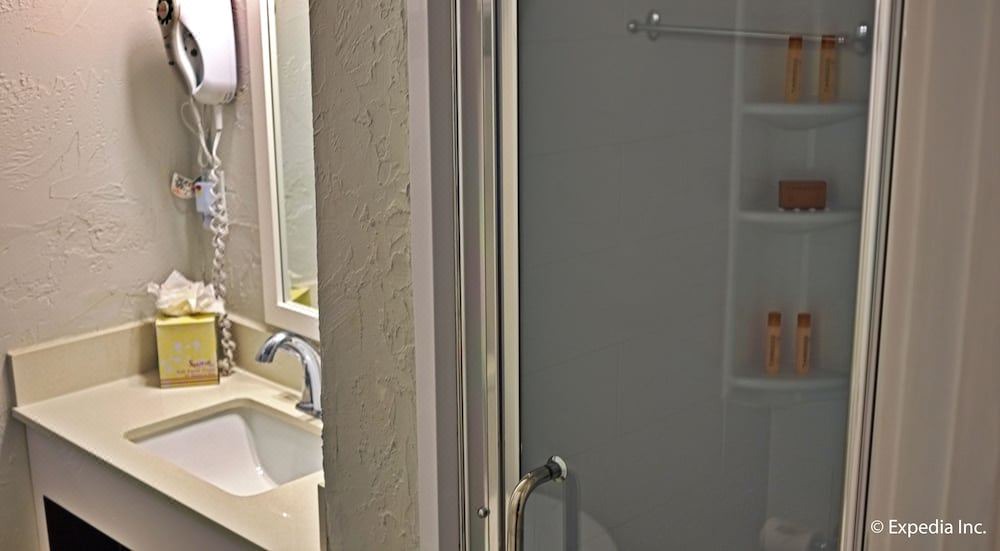 Photo of Bathroom in South Pointe