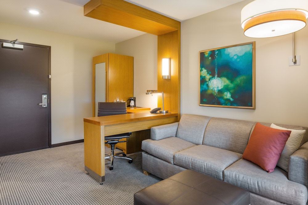 Photo of Livingroom in Coliseum Central
