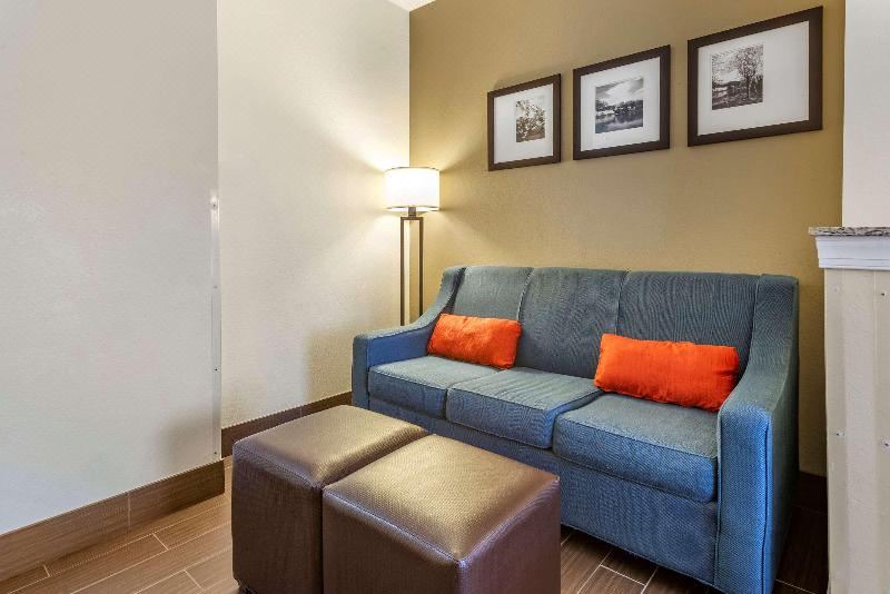 Photo of Livingroom in Newark