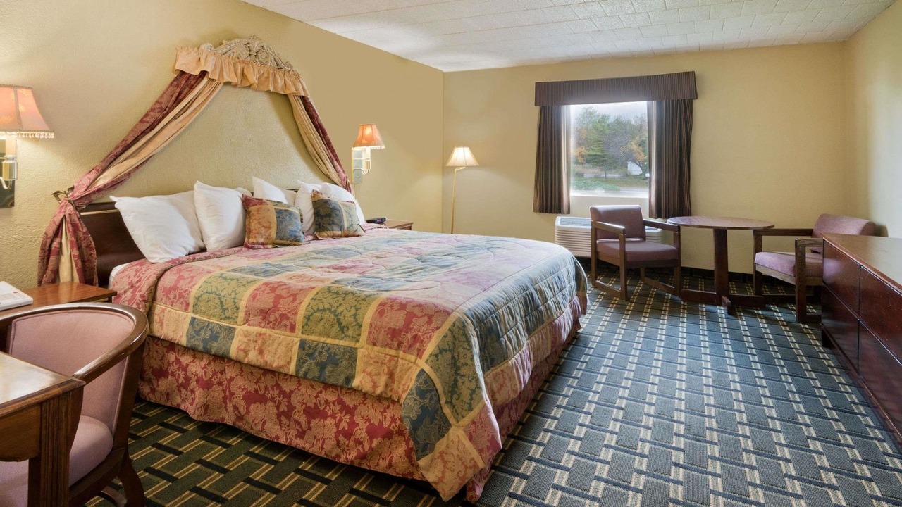 Photo of Bedroom in Batavia