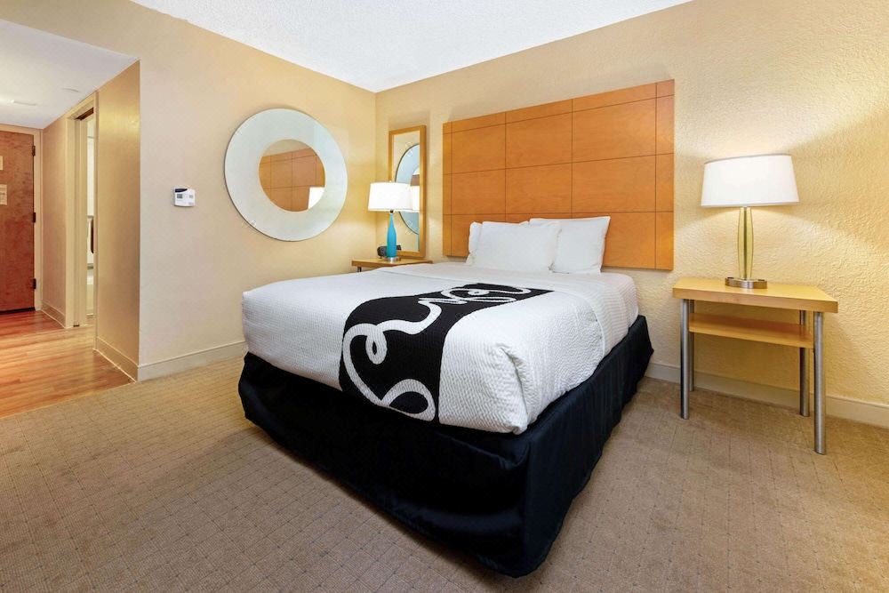 Photo of Bedroom in Coral Springs