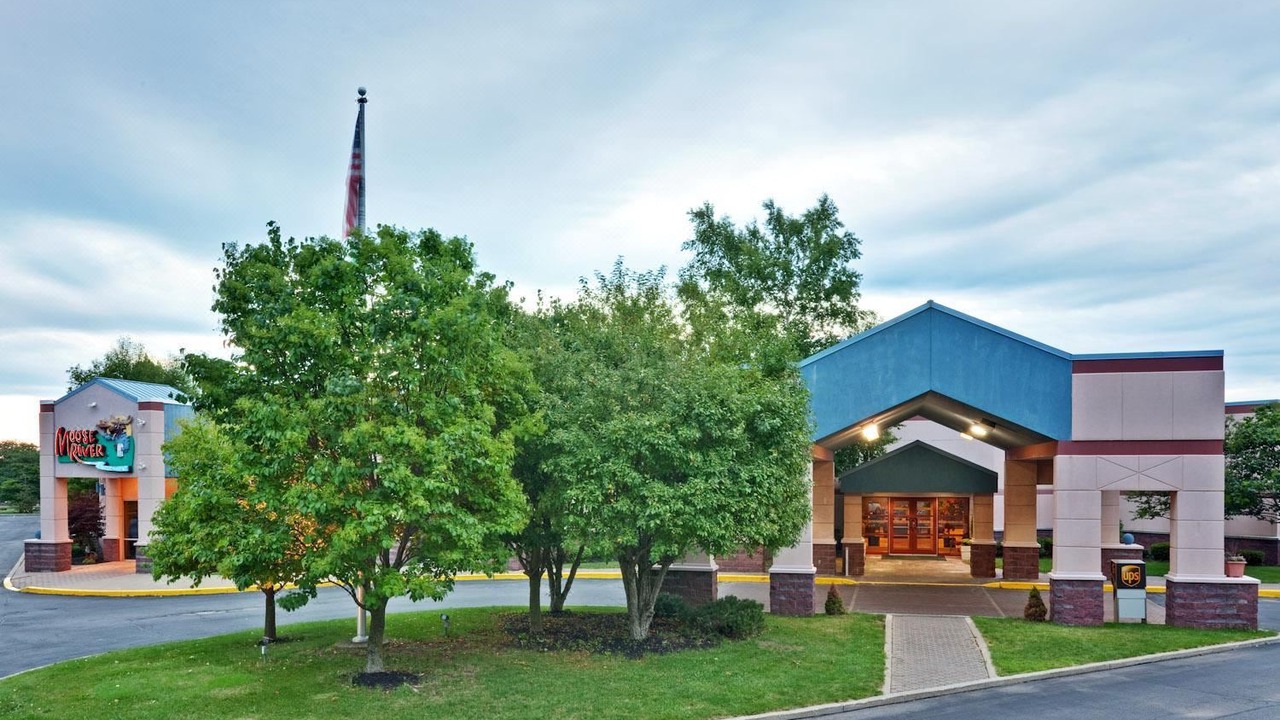 Photo of Buildings in New Hartford
