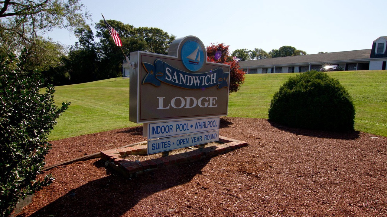 Photo of Others in Sandwich