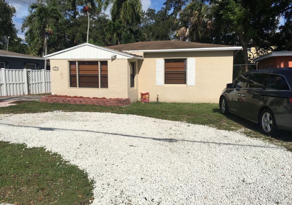 Photo of Buildings in Tarpon River