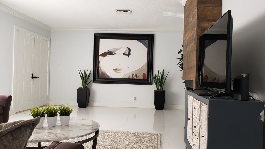 Photo of Livingroom in Coral Ridge Isles