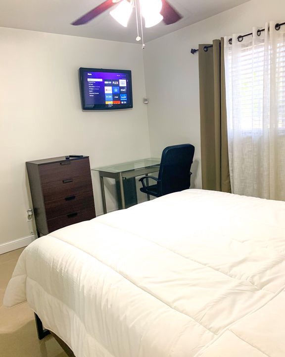 Photo of Bedroom in North Central Hollywood