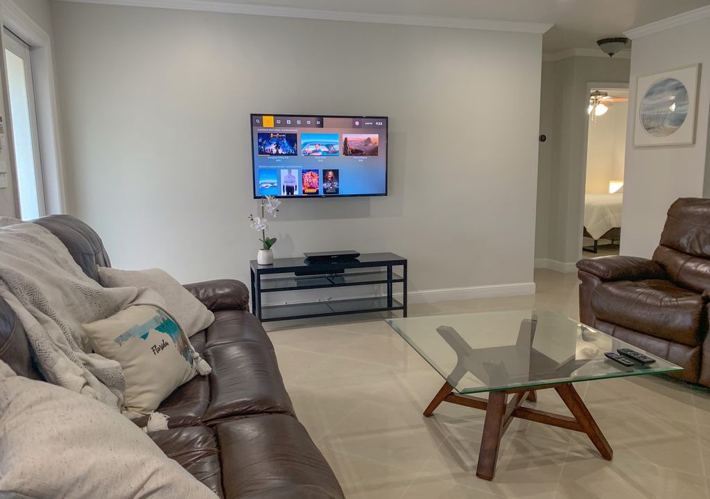 Photo of Livingroom in North Central Hollywood
