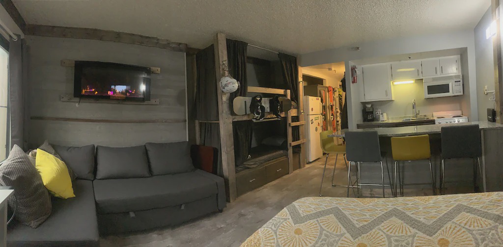 Photo of Livingroom in Snowshoe