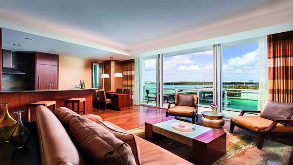 Photo of Livingroom in Bal Harbour