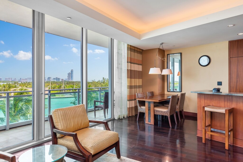 Photo of Livingroom in Bal Harbour