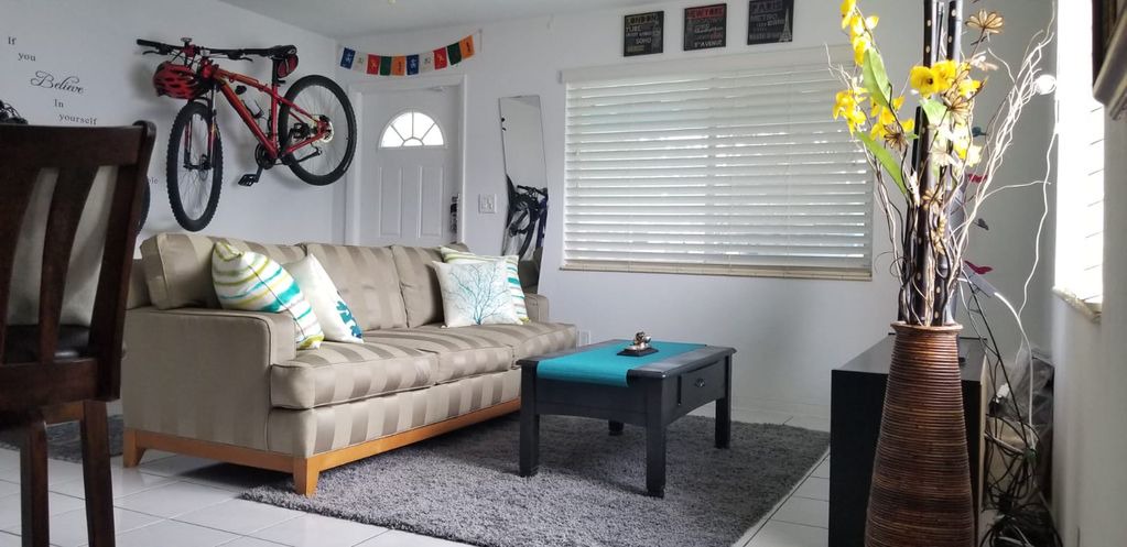 Photo of Livingroom in North Central Hollywood