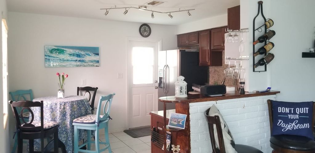 Photo of Livingroom in North Central Hollywood
