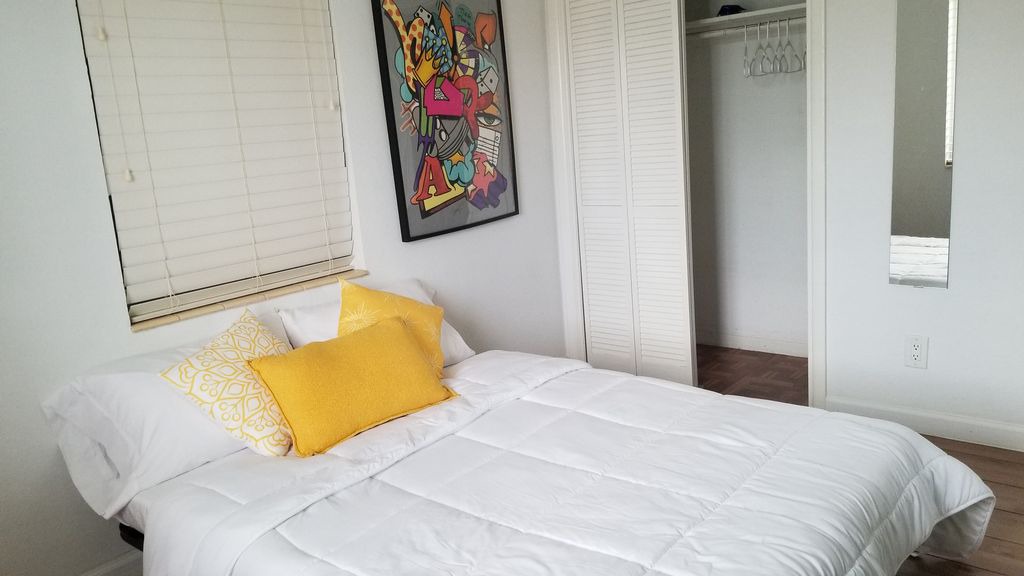 Photo of Bedroom in North Central Hollywood