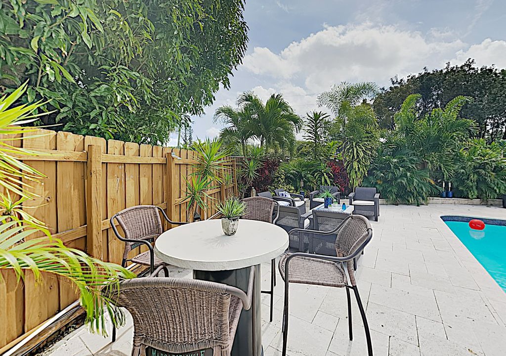 Photo of Patio Balcony in South Middle River