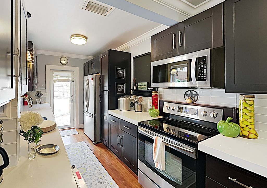 Photo of Kitchen in South Middle River