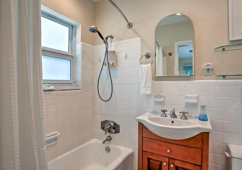 Photo of Bathroom in South Middle River