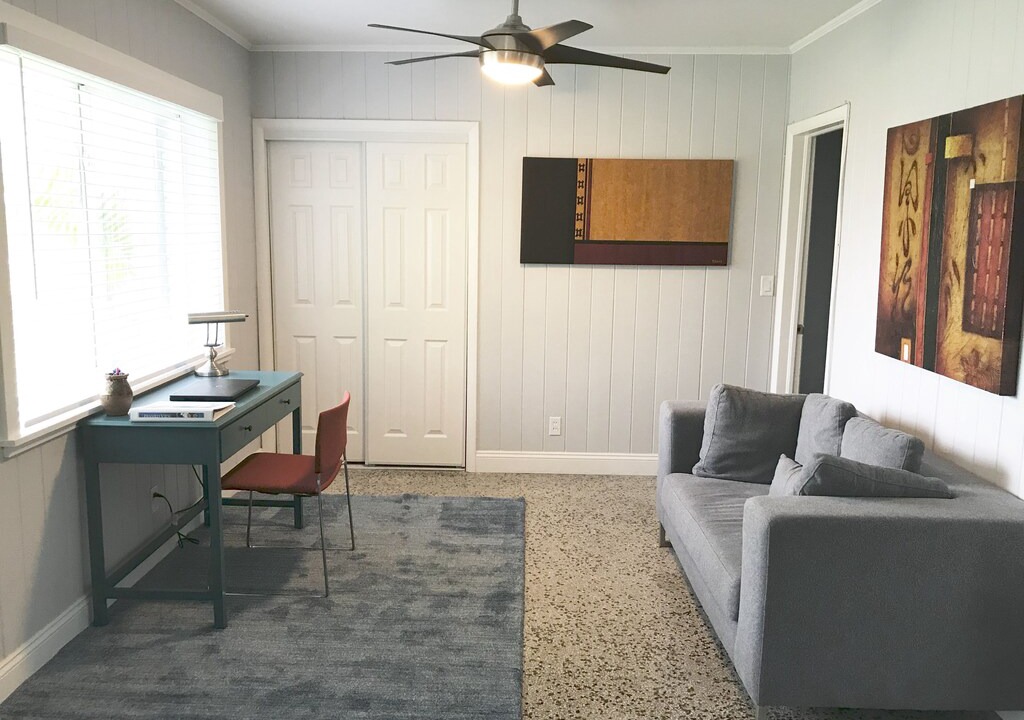Photo of Livingroom in Middle River Terrace