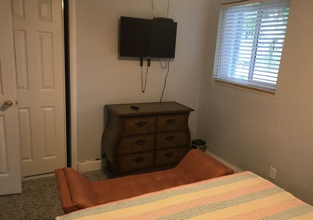 Photo of Bedroom in Middle River Terrace