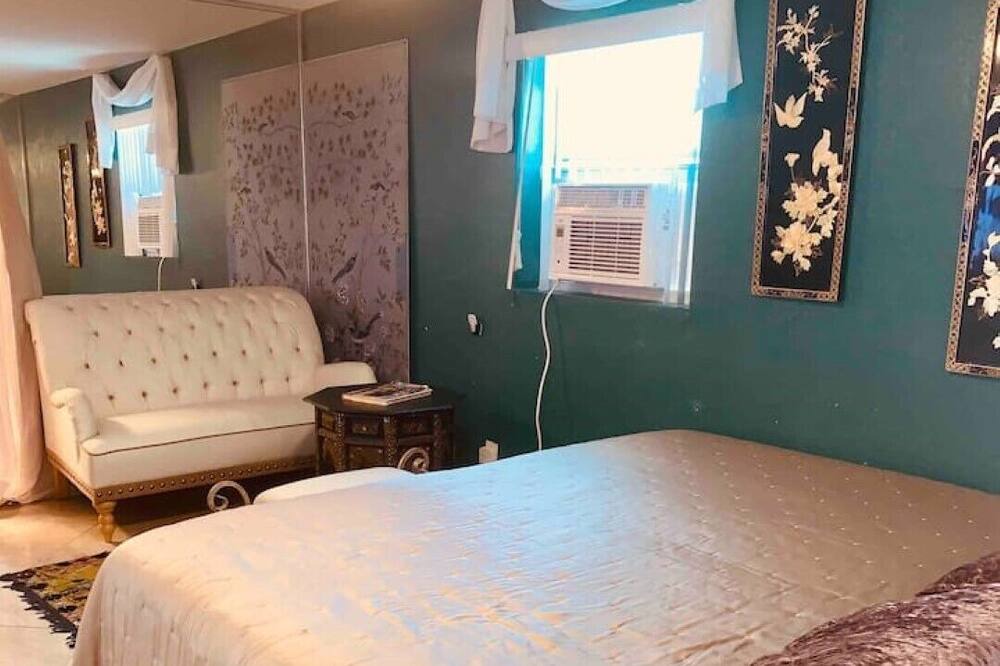 Photo of Bedroom in Hallandale Beach