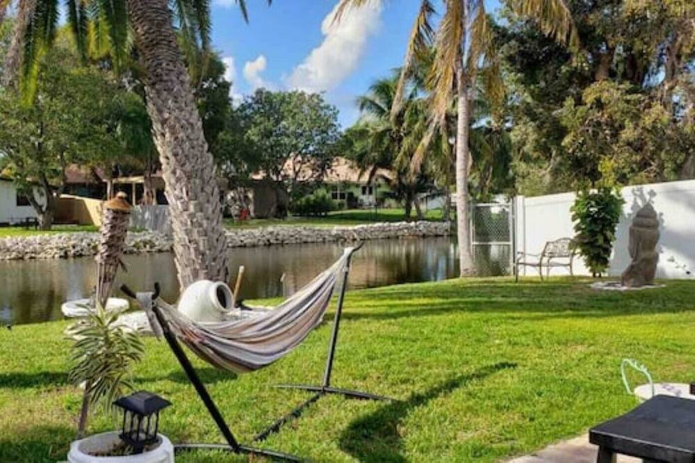 Photo of Outdoor in Hallandale Beach