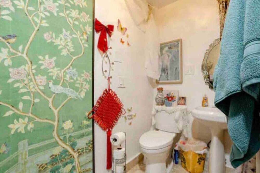 Photo of Bathroom in Hallandale Beach