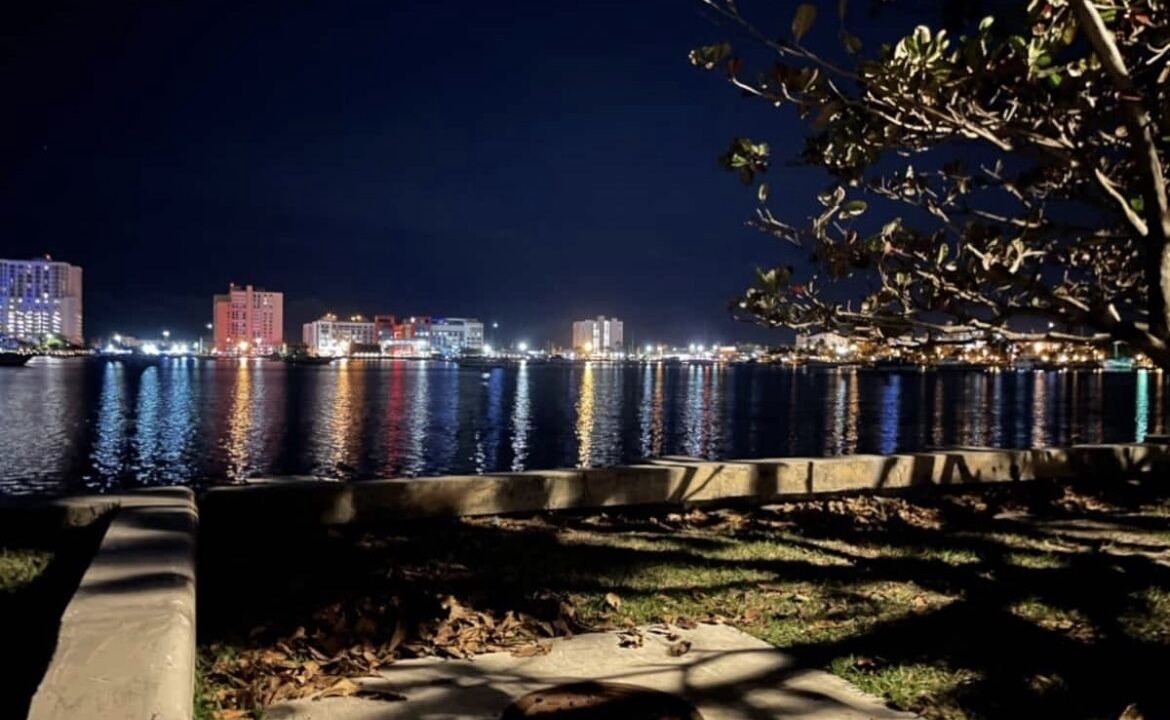 Photo of Outdoor in Hollywood Lakes