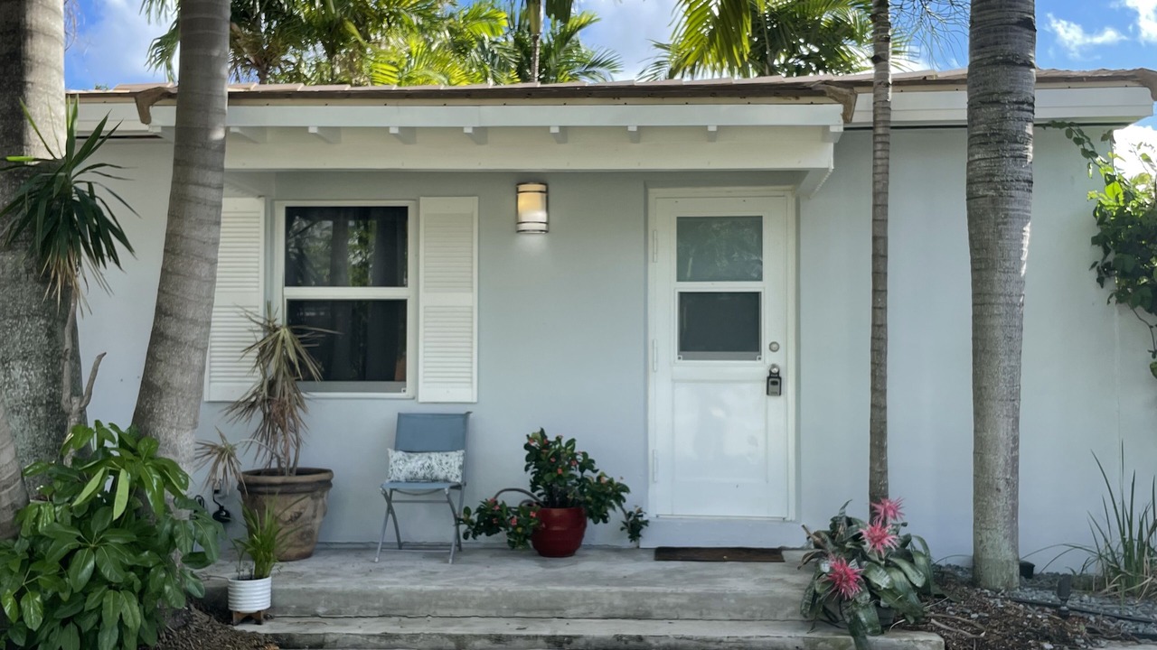 Photo of Outdoor in Hollywood Lakes