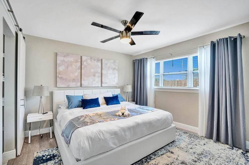 Photo of Bedroom in Deerfield Beach