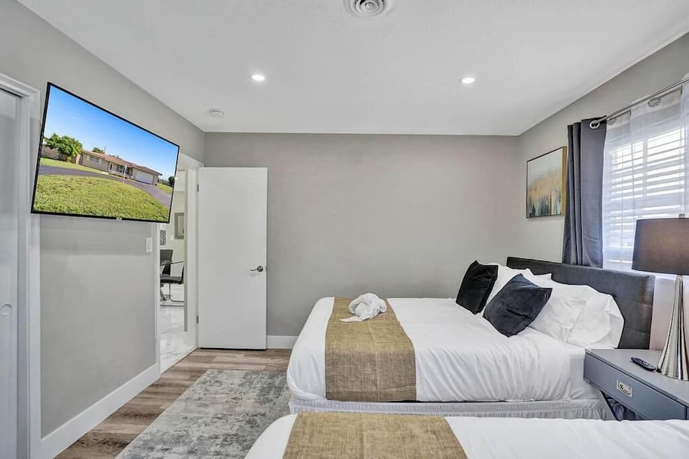 Photo of Bedroom in Deerfield Beach