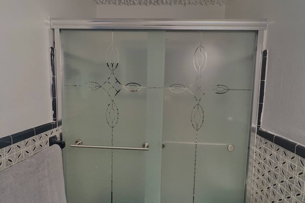 Photo of Bathroom in Lauderhill