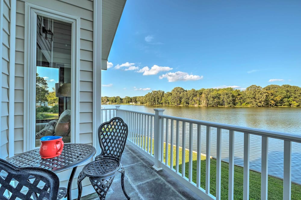 Photo of Patio Balcony in Deale Beach