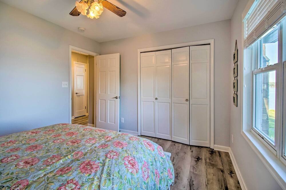 Photo of Bedroom in James Madison