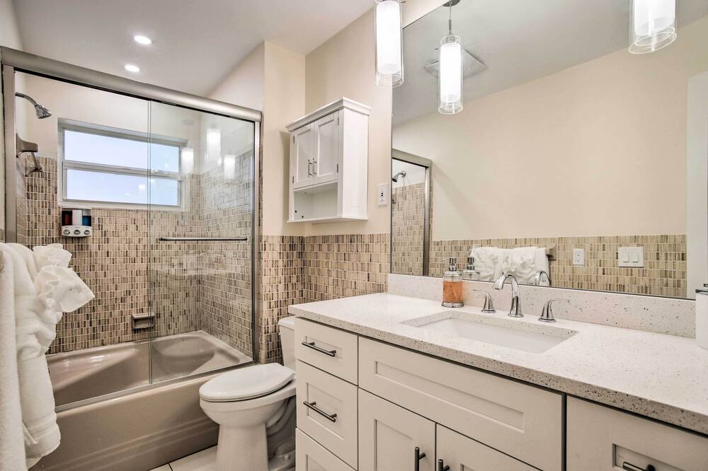 Photo of Bathroom in Coral Ridge Isles