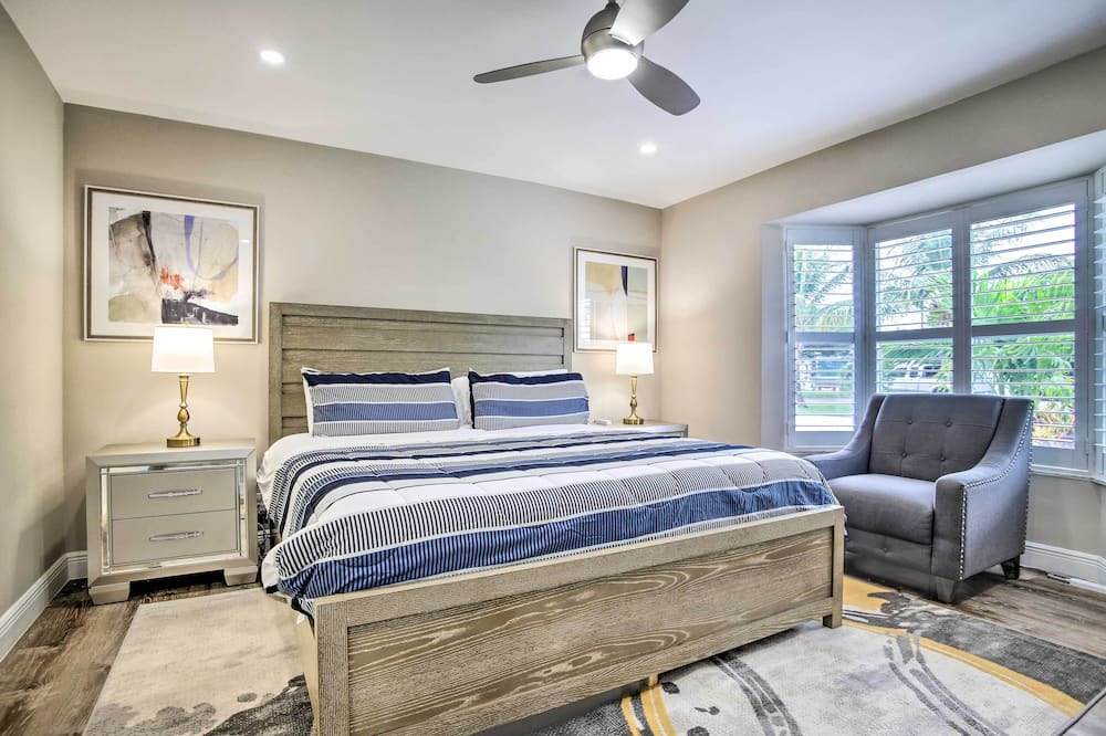 Photo of Bedroom in Coral Ridge Isles