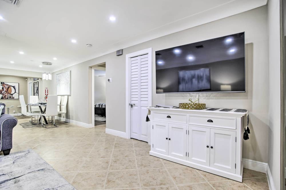 Photo of Bedroom in Coral Ridge Isles