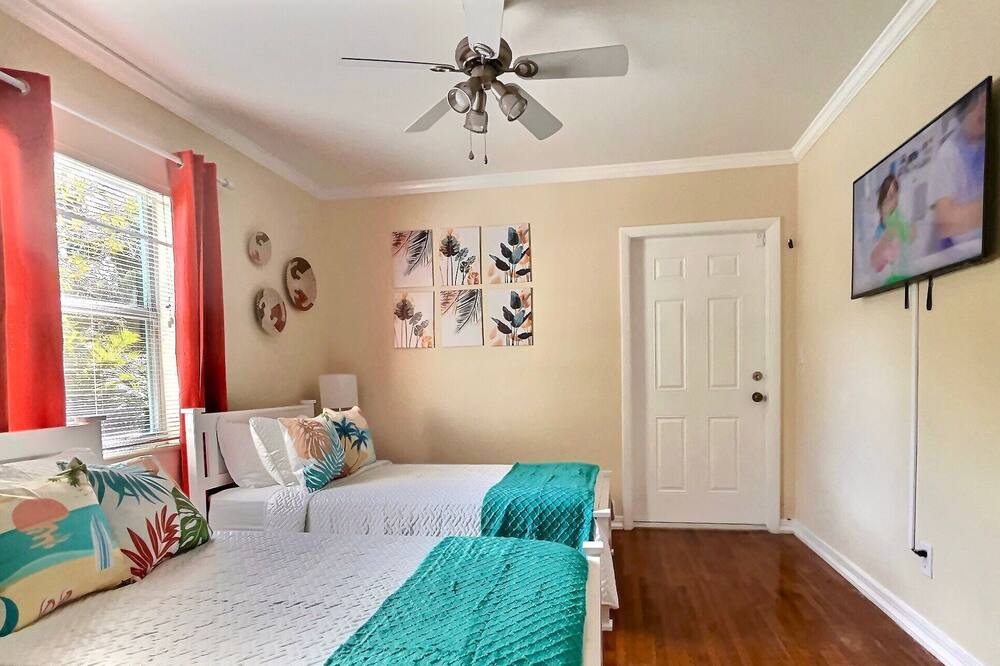 Photo of Bedroom in Highland Garden