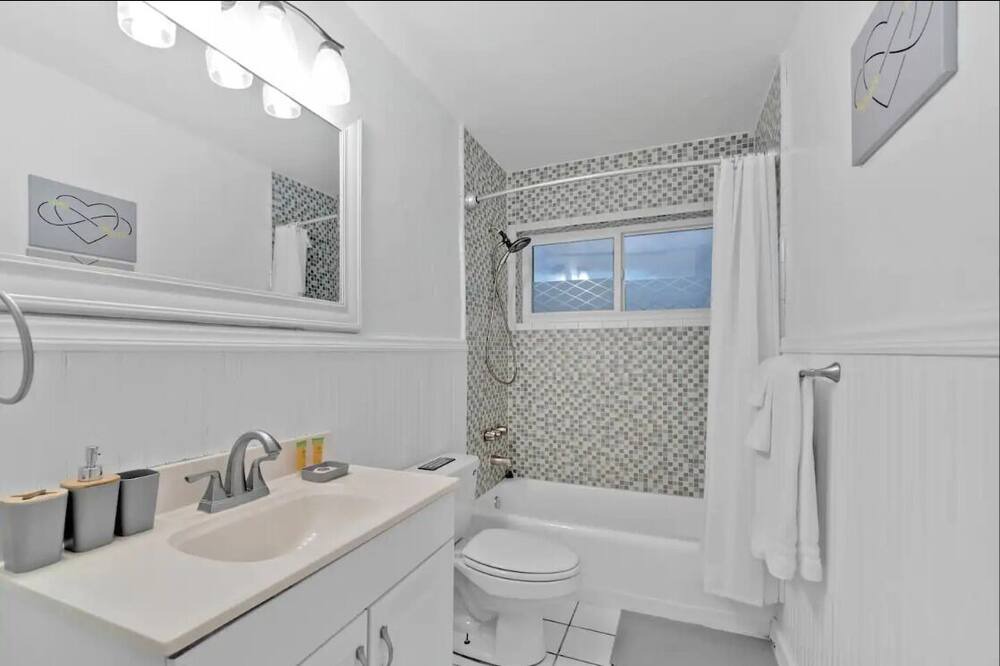Photo of Bathroom in Boulevard Heights