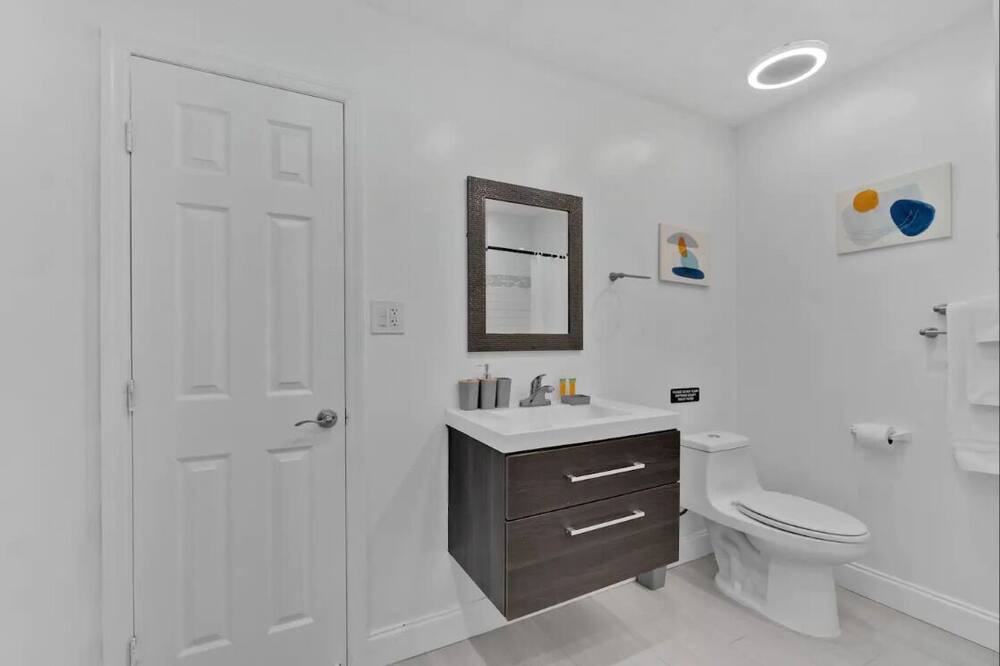 Photo of Bathroom in Boulevard Heights