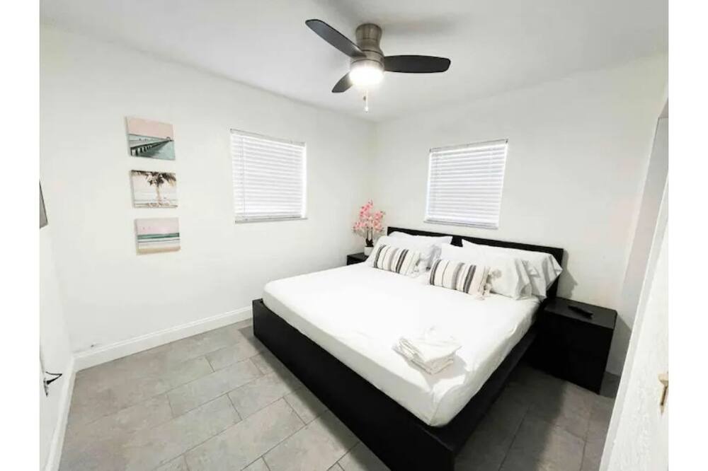 Photo of Bedroom in West Hollywood