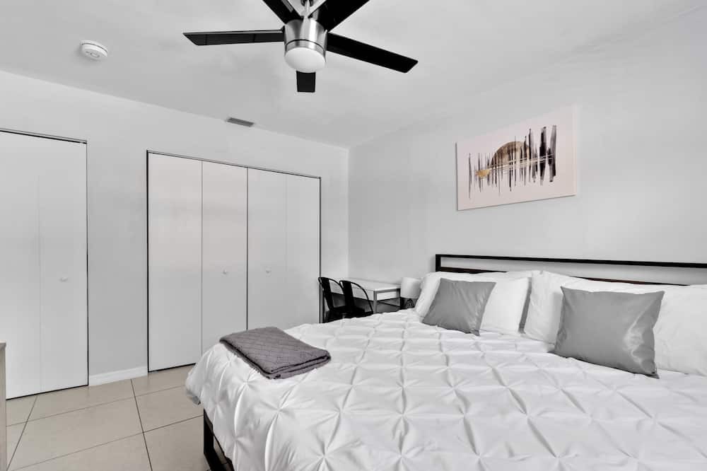 Photo of Bedroom in Boulevard Heights