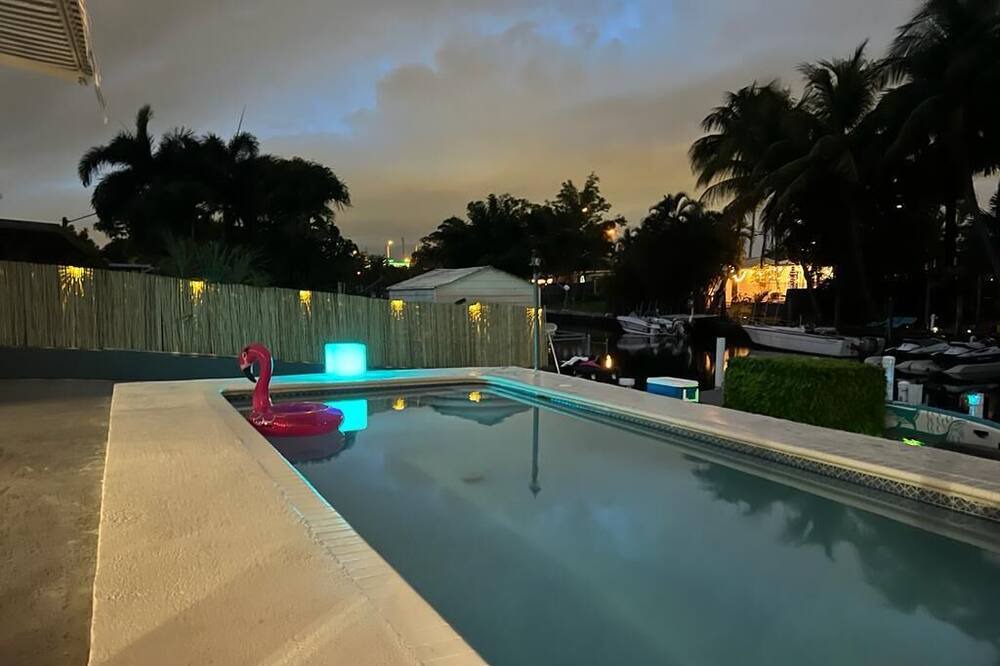 Photo of Outdoor in North Central Hollywood